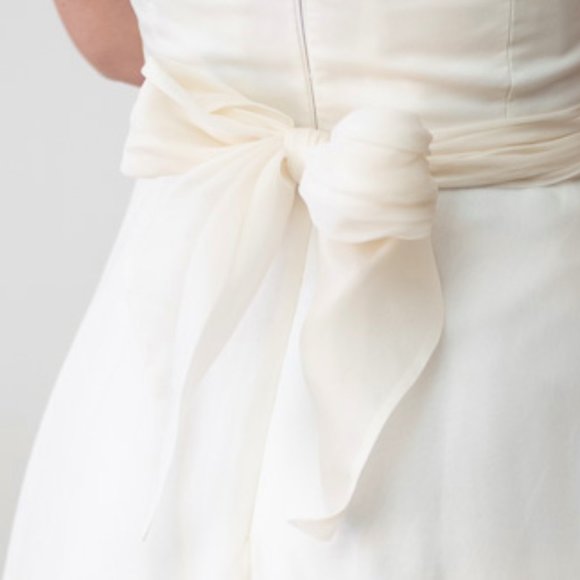 Strapless Wedding Dress (Theia Couture) - Picture 4 of 11